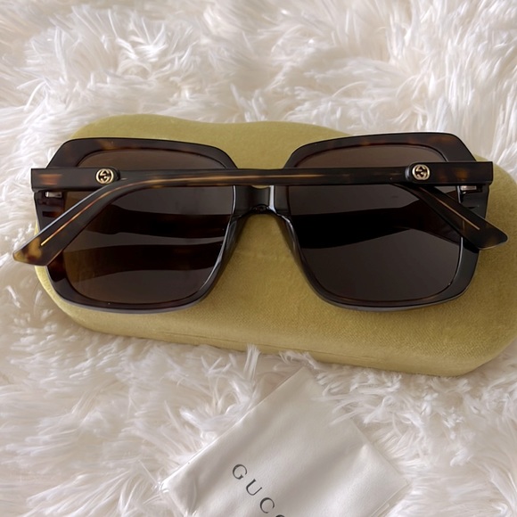 Gucci Large frame sunglasses - Picture 5 of 10